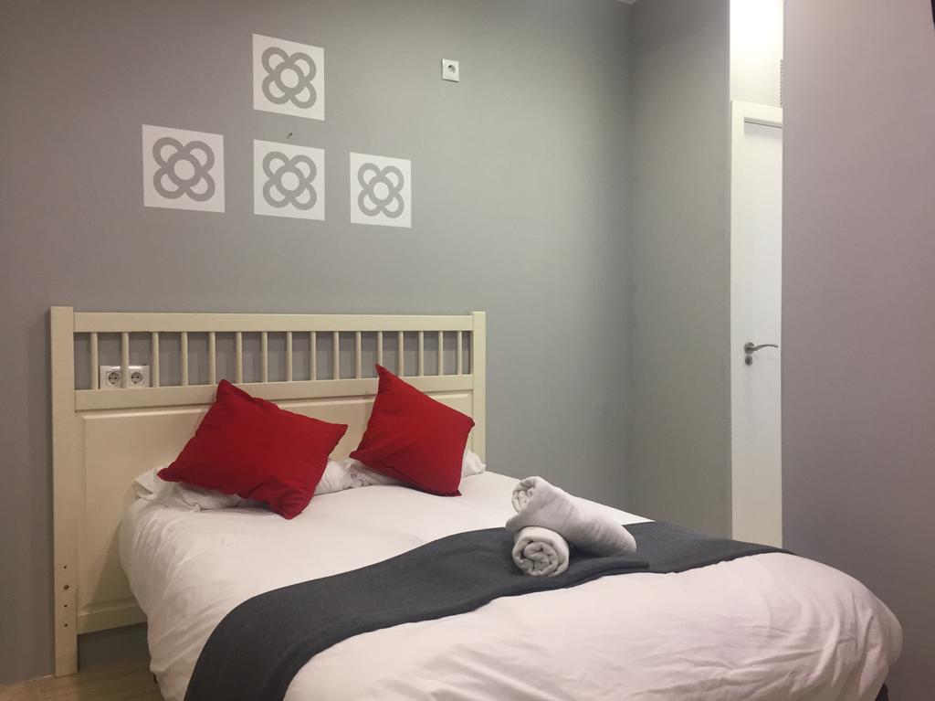 Hostel Artistic Barcelona — Photos 1