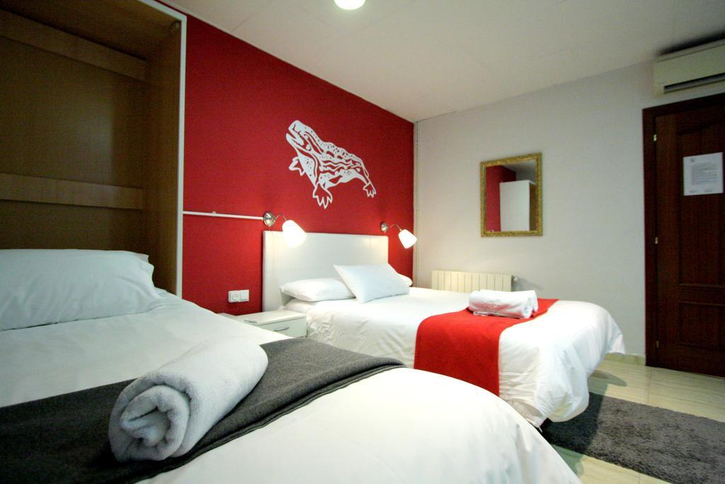 Hostel Artistic Barcelona — Photos 3